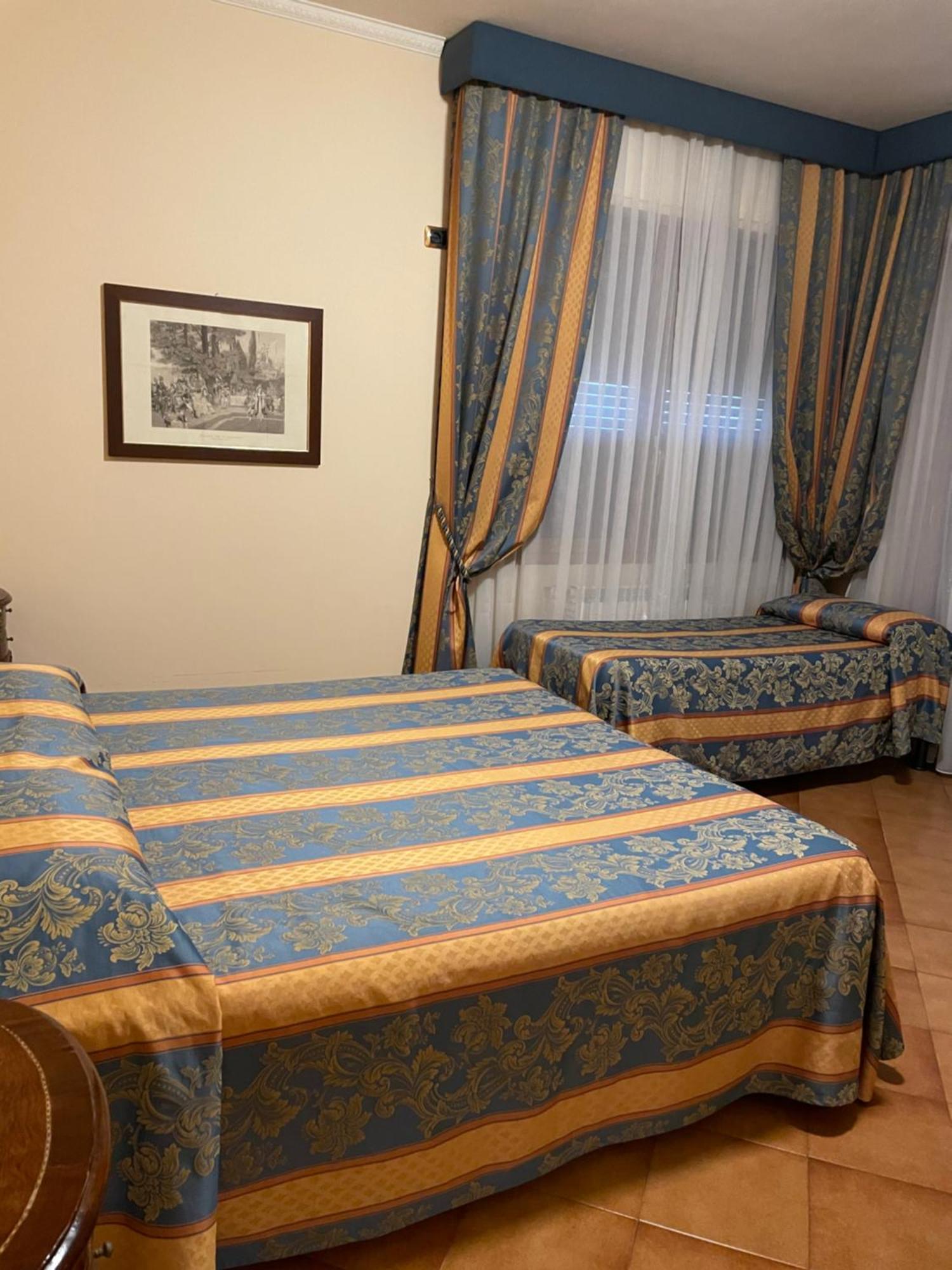 Hotel Mondial Rapallo Szoba fotó