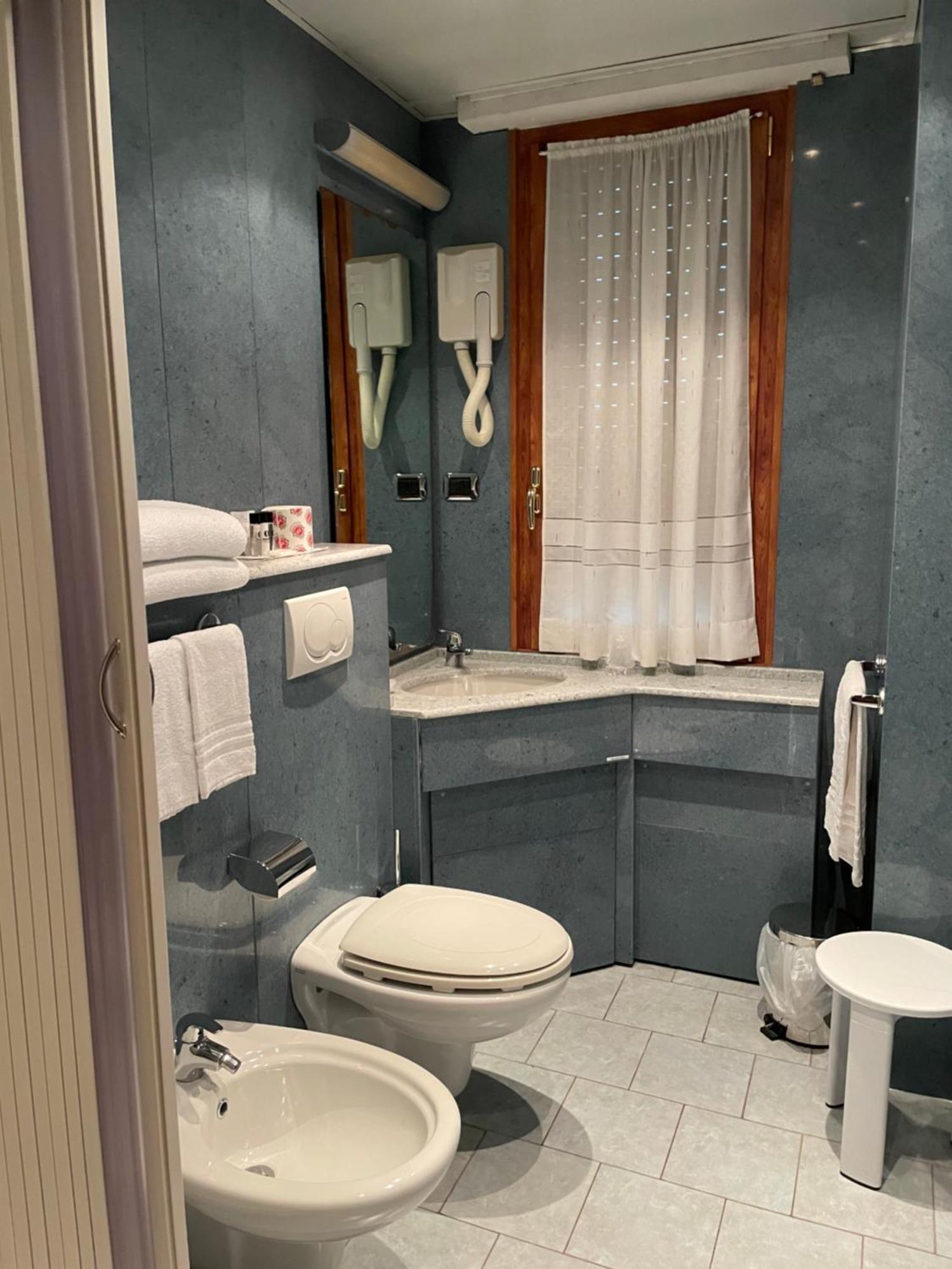 Hotel Mondial Rapallo Szoba fotó